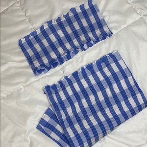 2 Piece Skirt Set Top is small very stretchy doe💙